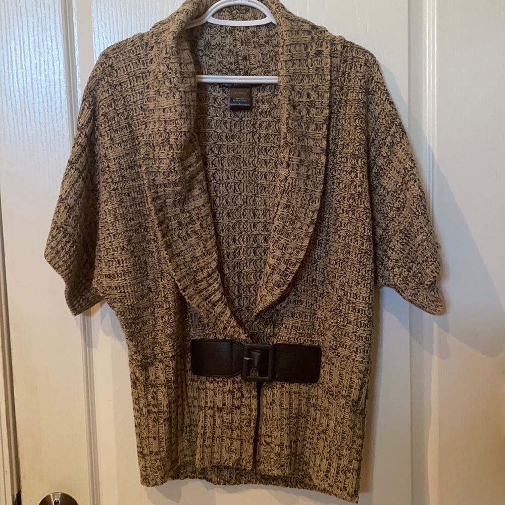 New women’s sz large short sleeve belted over sweater